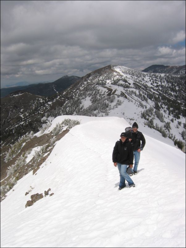 2005-06-18 Relay Peak (27) Tina and Rich on ridge up to Relay Peak, Houghton in background